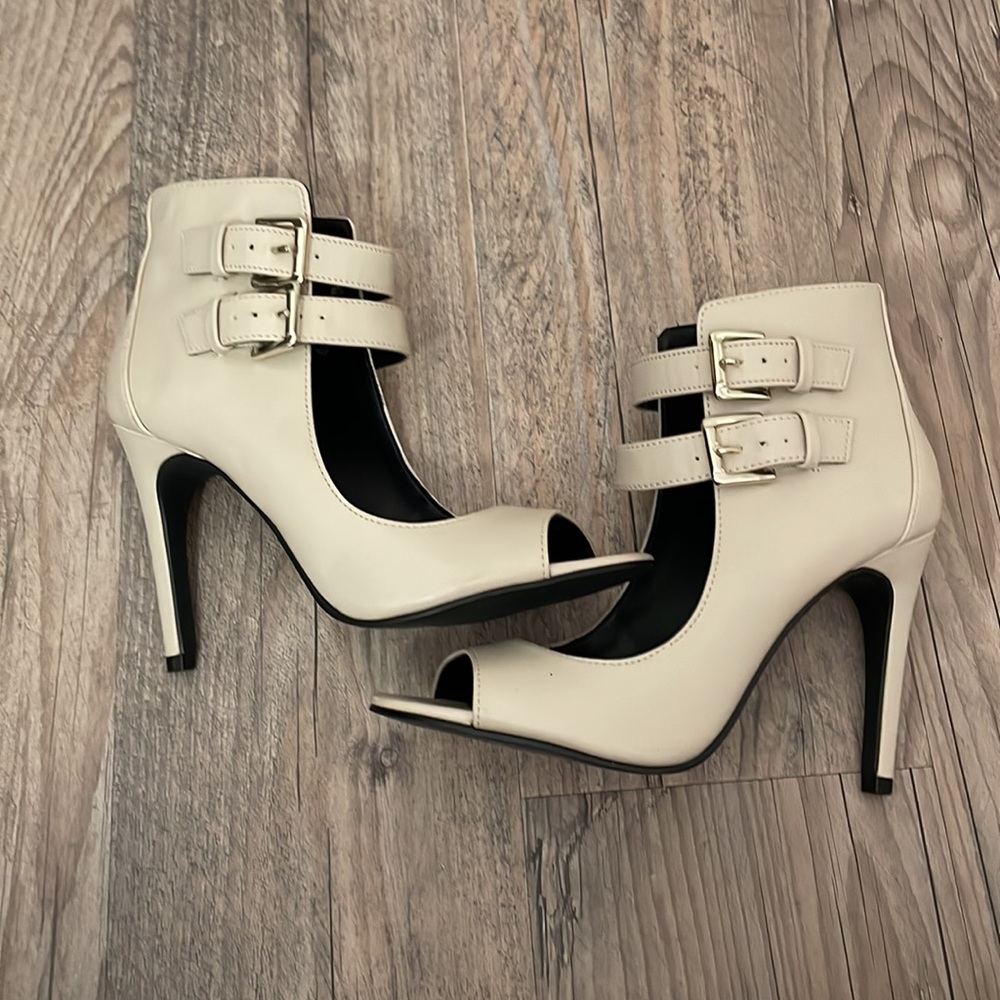 Size 6 Cream Heels